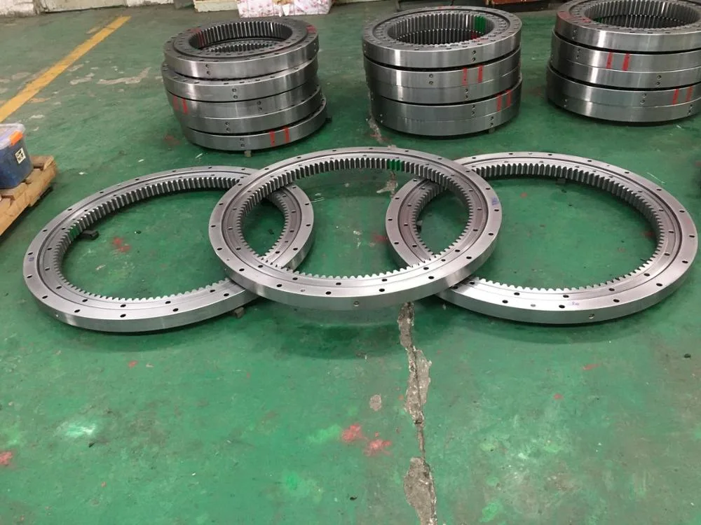 China VSI 200414n Precision Slewing Bearing with Inner Teeth for Equipment